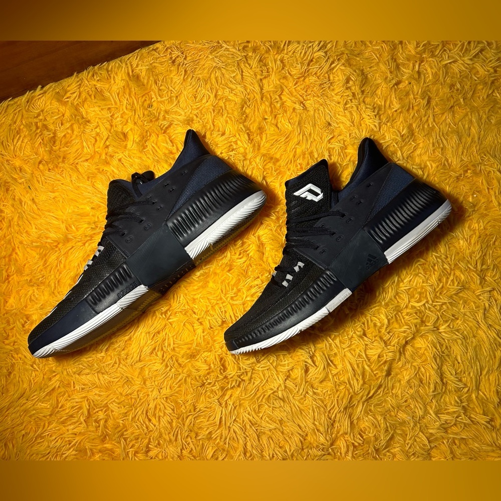 SOLD Adidas Damien Lillard Oakland Ogden Orgeon Shoes Navy Blue